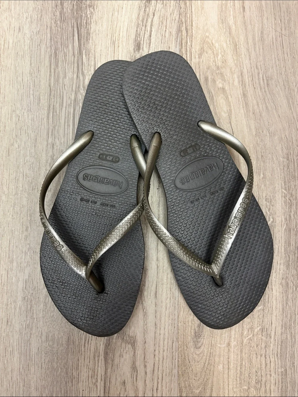 Silver Havaianas Slim Flip Flop Sandals for Women Size 7/8W